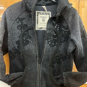 Rare vintage Lululemon Athletica Black Sweatshirt